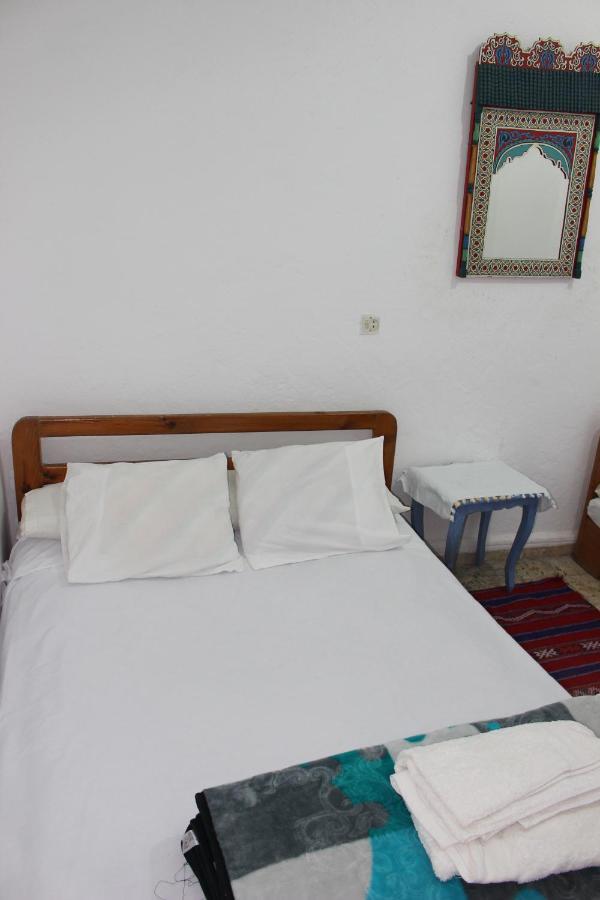 Cordoba Pension เชฟชาอูน ภายนอก รูปภาพ